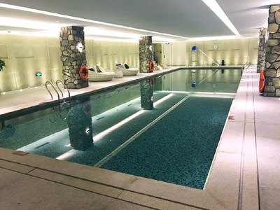 你知道一个泳池全套的设备有哪些吗